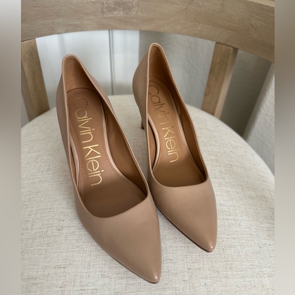 Calvin Klein Women's Kirstin Heels Business Classy Pumps - Picture 3 of 9